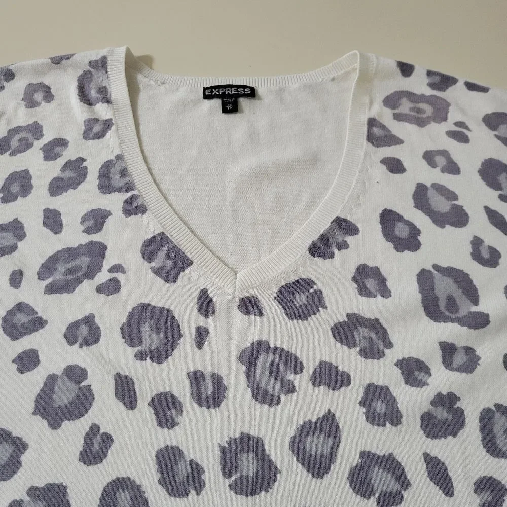 Express Women's Leopard Print V-neck Hi-Low Pullover Sweater with Zipper Detail